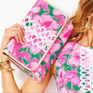 NWT Lilly Pulitzer Oversize Clutch Envelope Pouch Kelly Green Hibis Kiss